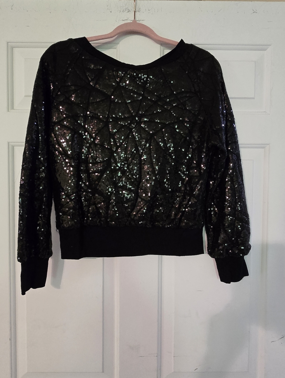 Guess By Marciano Black Sequin Quilted Cropped Sweatshirt - Picture 4 of 5